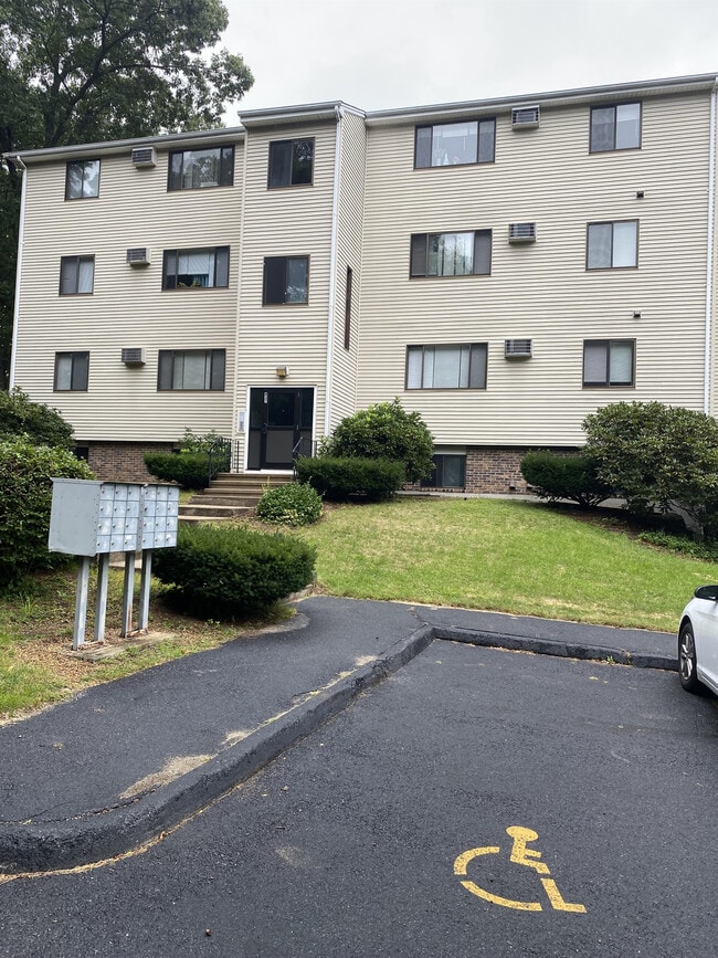 Building Photo - 437 Sunderland Rd
