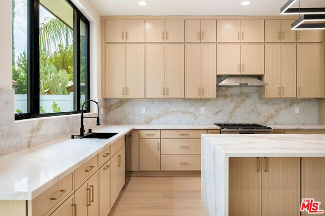 Building Photo - 17510 Miranda St