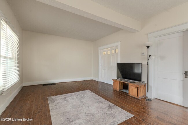 Building Photo - 2905 S 4th St