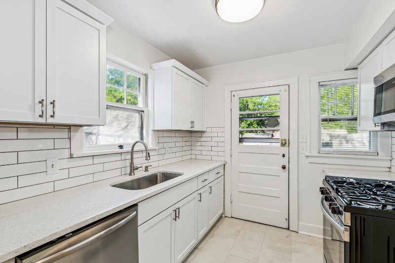 Building Photo - 213 S Belmont St