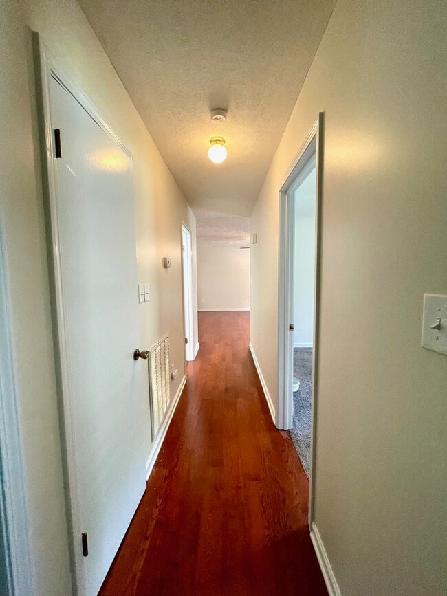 Building Photo - *Reduced Rent* Home Sweet Home