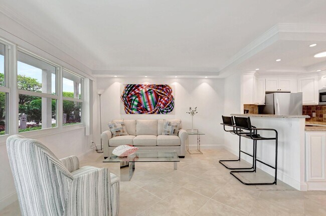 Building Photo - 1072 Yarmouth E