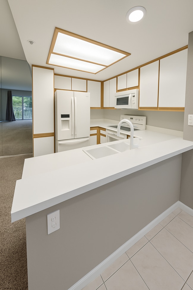 Building Photo - MOVE-IN READY – 1-BEDROOM CONDO IN TUSTIN ...
