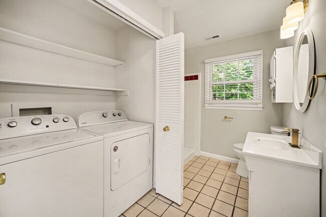 Building Photo - 8301 Nathanael Greene Ln