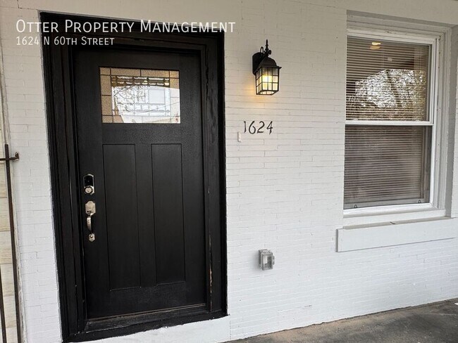 Building Photo - 1624 N 60th St