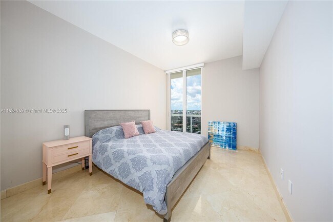 Building Photo - 9559 Collins Ave
