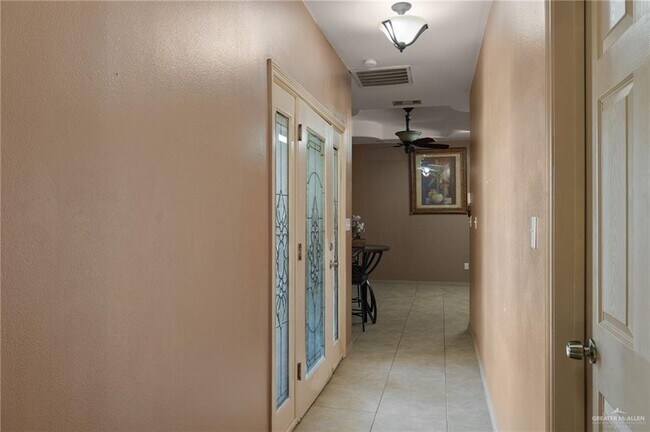 Building Photo - 682 Alto Bonito St