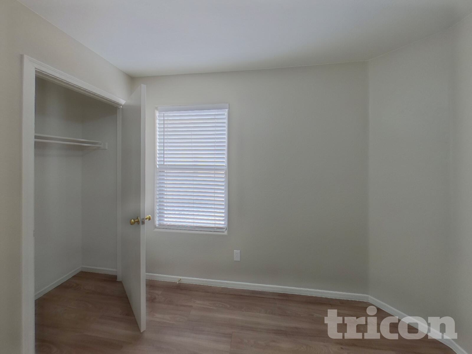 Building Photo - 39989 W Catherine Dr