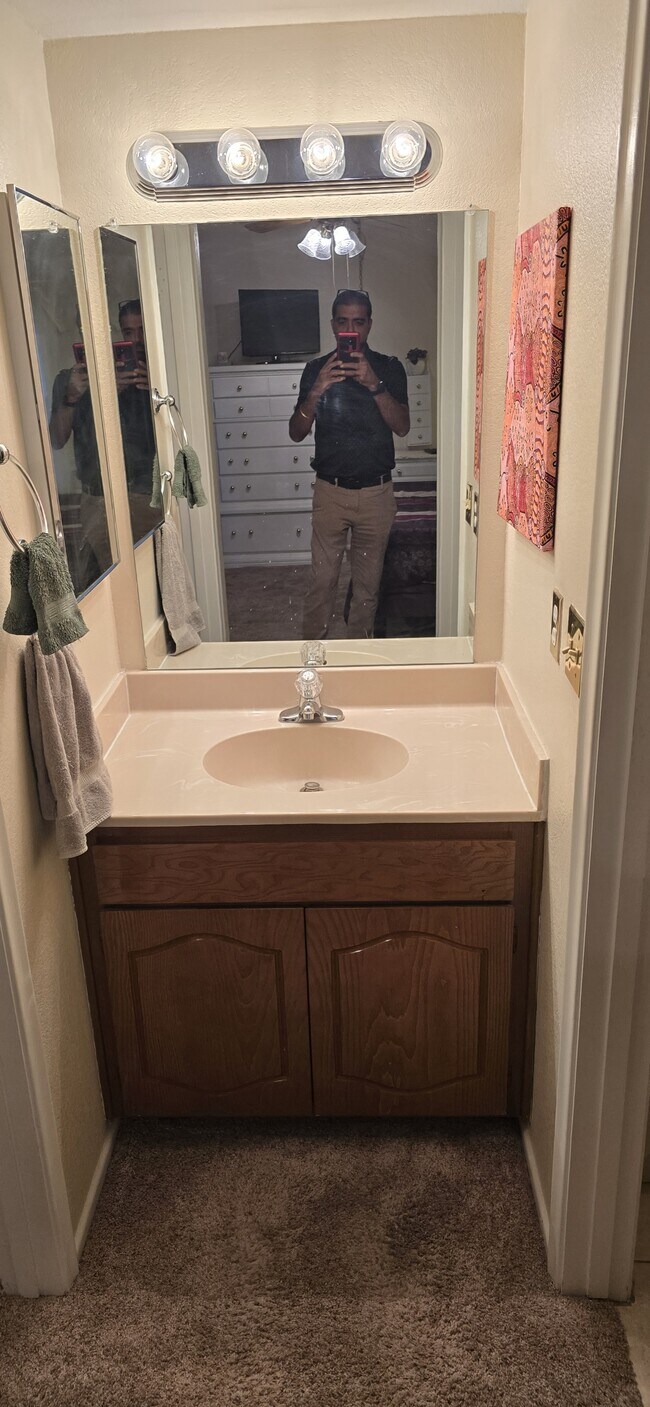 Building Photo - 455 S Delaware Dr