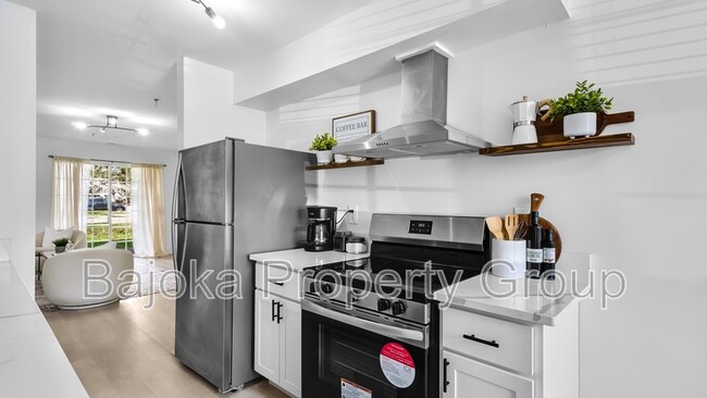 Building Photo - 4434 Trumbull St