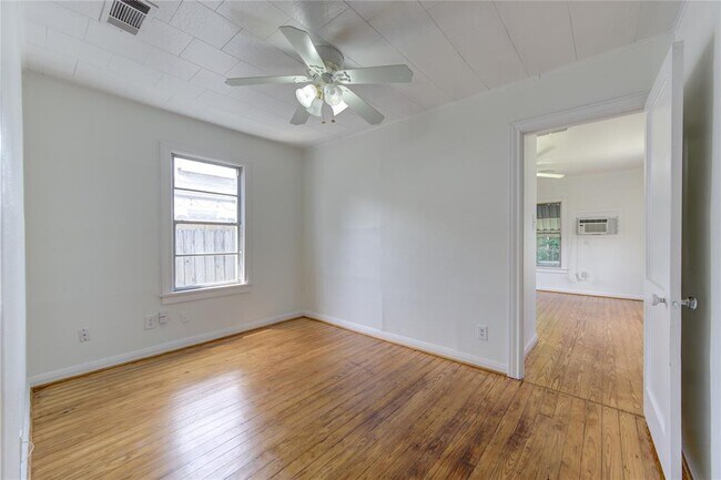 Building Photo - 1823 Tabor St