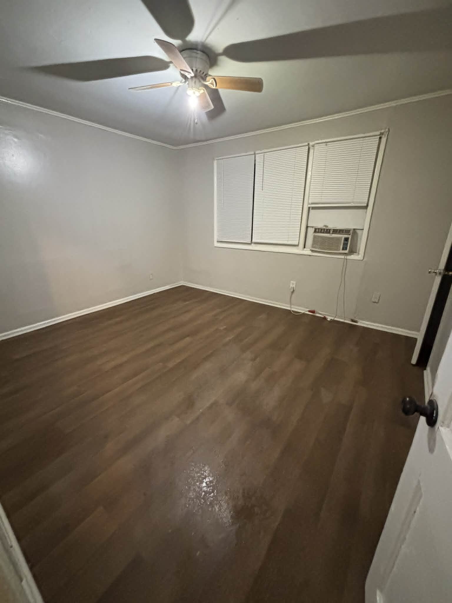 2 - BR 1 - 1730 Telfair St