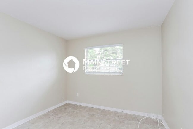 Building Photo - 3 Bedroom Pet-Friendly Home in St Petersbu...
