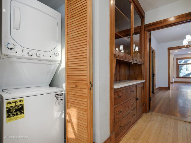 Building Photo - 1415 W George St