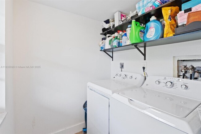 Building Photo - 802 Cypress Grove Ln