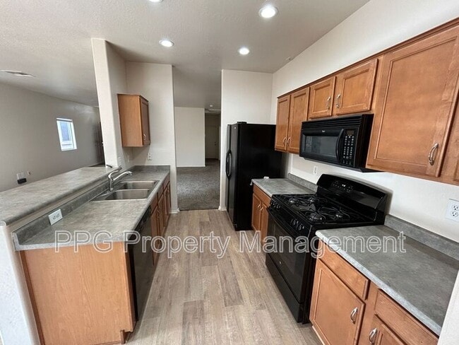Building Photo - 17029 W Carmen Dr