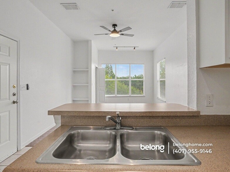 Building Photo - 8929 Legacy Ct