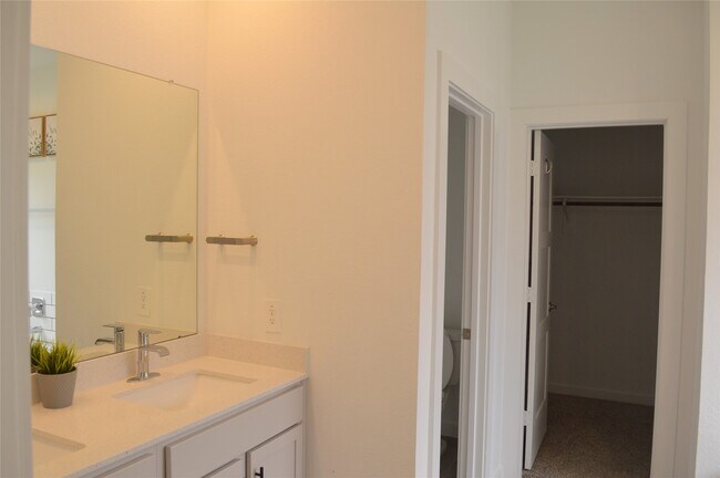 Building Photo - 10313 Cascade Range Ln
