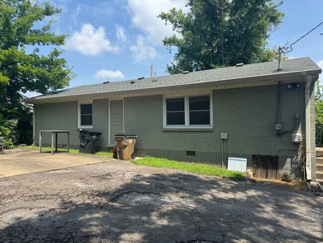 Building Photo - Great 3BR Home in the Heart of Nashville
