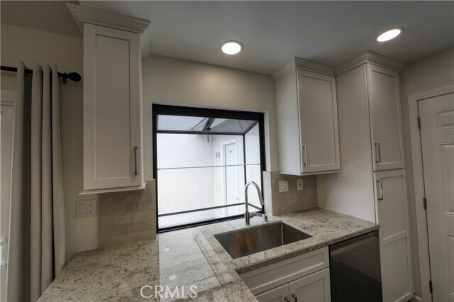 Building Photo - 33 Summerfield