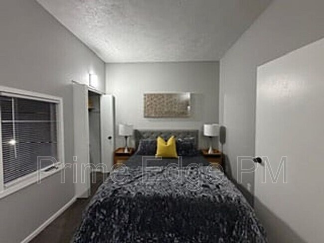 Building Photo - 1801 Ridgehaven Ct