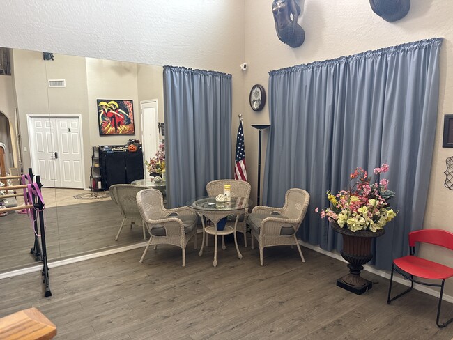 Building Photo - Modern Shared Home with Private Rooms & Full Amenities