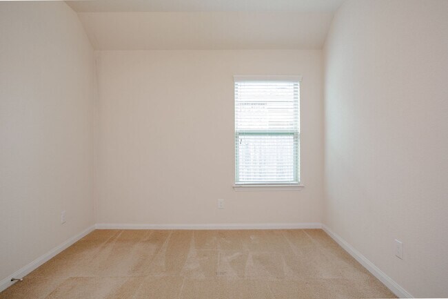 Building Photo - Beautiful One Level 3 BR / 2 BA Home for R...