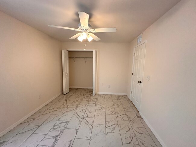 Building Photo - 528 SE 4th Terrace