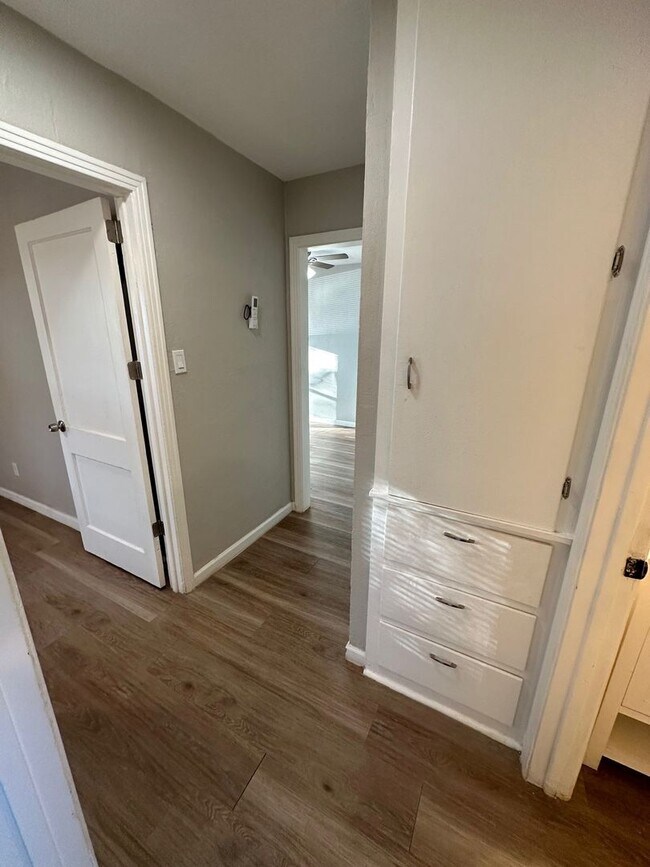 Building Photo - 1909 Pecos St