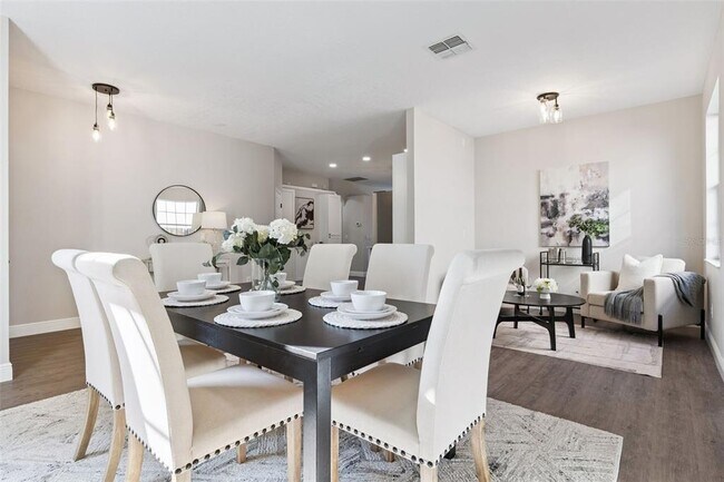 Building Photo - 1209 Cathcart Cir