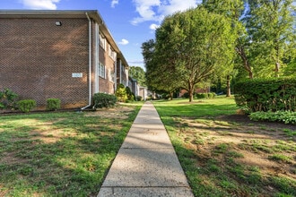 Building Photo - 211 Crocker Dr