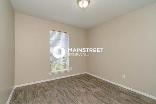 Building Photo - 3 Bedroom Pet-Friendly Home in ARLINGTON, TX with Main Street Renewal