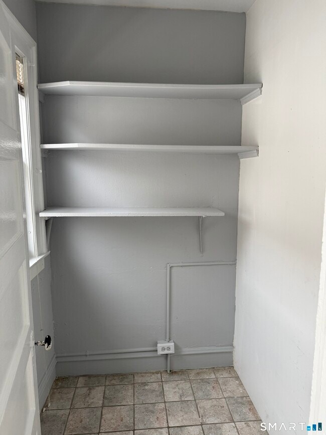 Building Photo - 165 Adelaide St