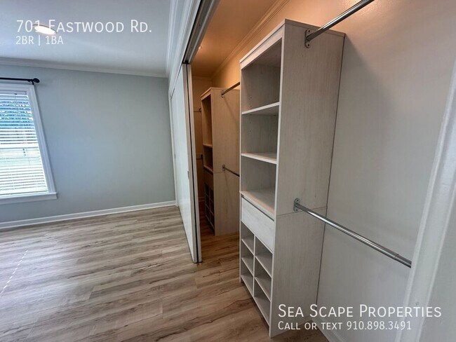 Building Photo - 701 Eastwood Rd