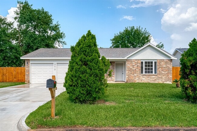 Building Photo - 8619 Valley Meadow Dr