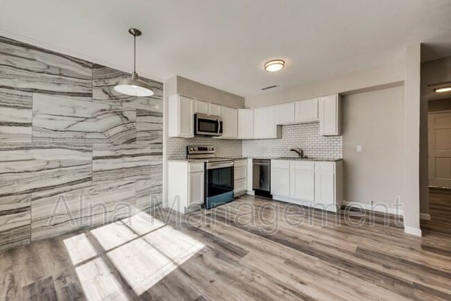 Building Photo - 80 E Mountain Creek Dr