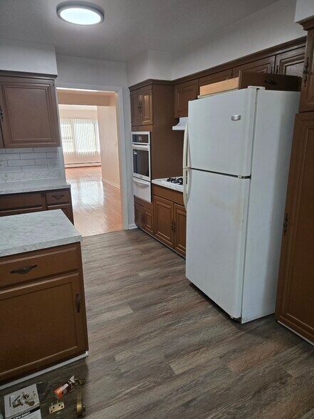 Kitchen - 7529 N. Oakley Ave.