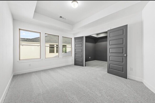 Building Photo - 8706 Gleaming Vlg Wy