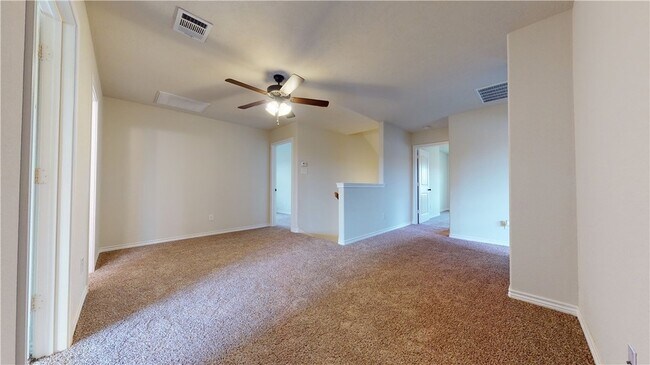 Building Photo - 923 Emerald Dove Ave