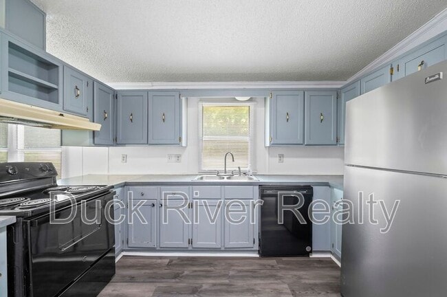 Building Photo - 513 Fairview Dr