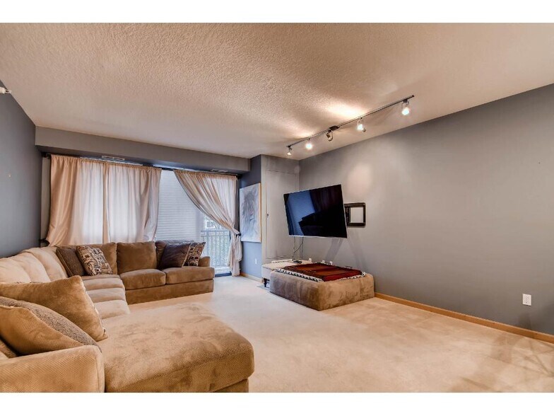 Building Photo - 7600 Lyndale Ave S