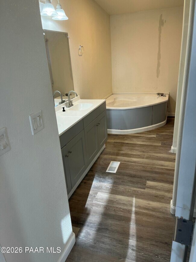 Building Photo - 20908 E Deer Valley Ln