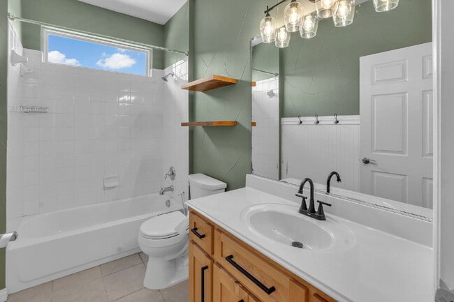 Building Photo - 9129 Cottonwood Village Dr
