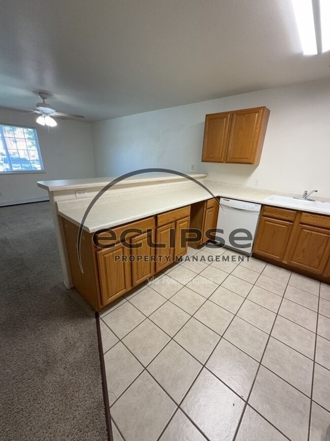 Building Photo - 493 Coronado Way