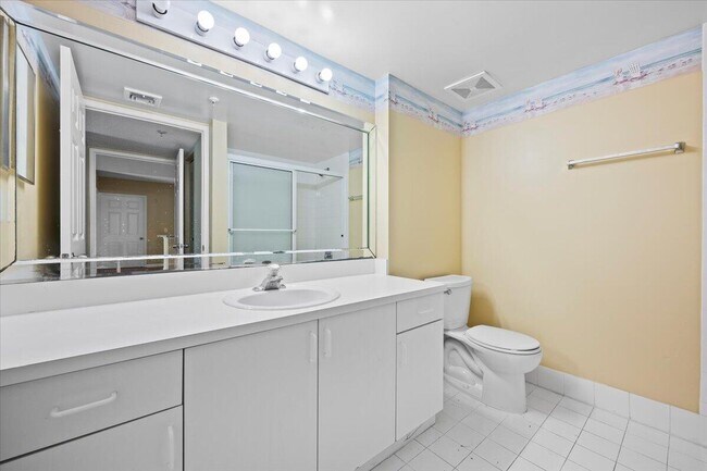 Building Photo - 272 Village Blvd