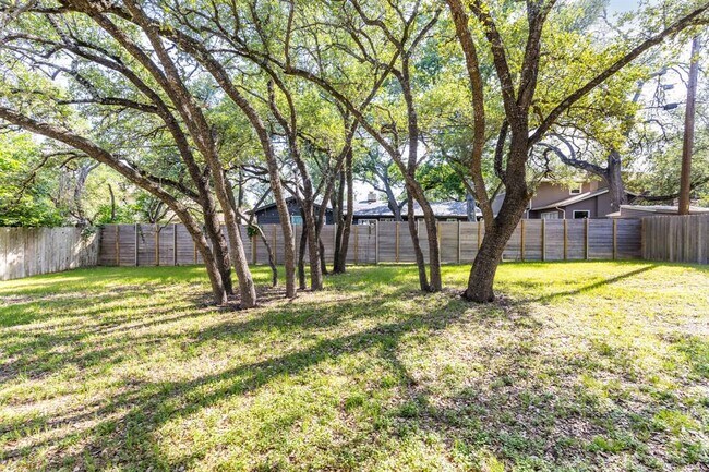 Building Photo - 4007 Edgerock Dr