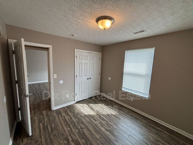 Building Photo - 209 Wexford Dr