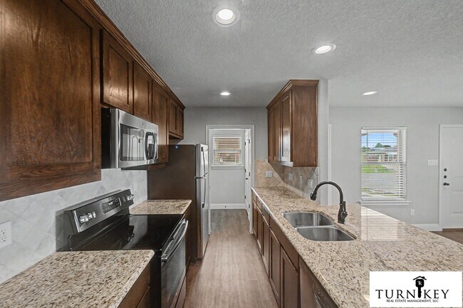 Building Photo - 158-160 Crossbow Ct