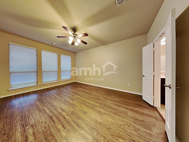 Building Photo - 4525 Lacewood Dr