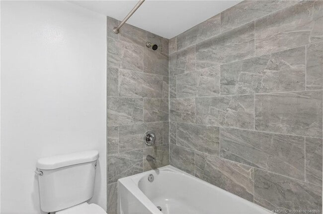 Building Photo - 1564 SE Royal Green Cir